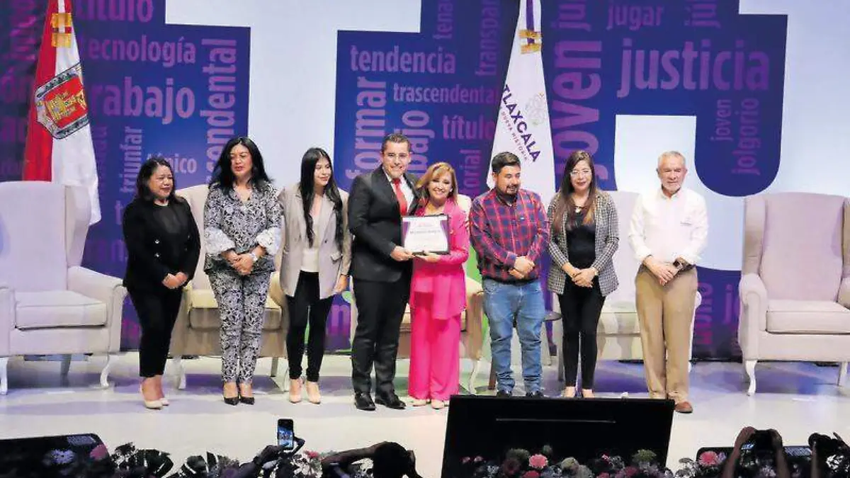 Jóvenes funcionarios